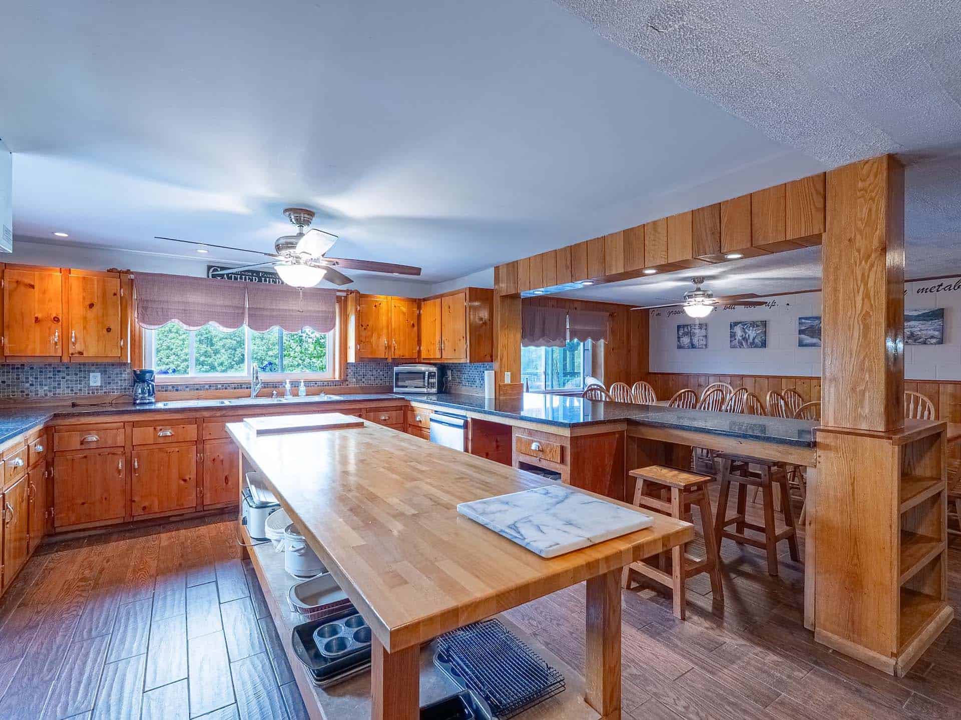 Kitchen & dining hall for 32 people